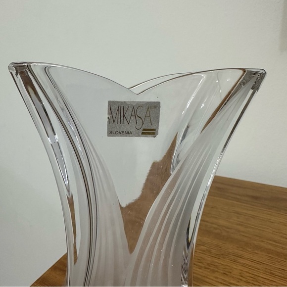 Mikasa Art Deco Style 90’s Clear Frosted Satin
Crystal Flared Vase Heavy Glass - Picture 2 of 9